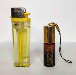 Брелок с нефтью стеклянный 53мм*15мм